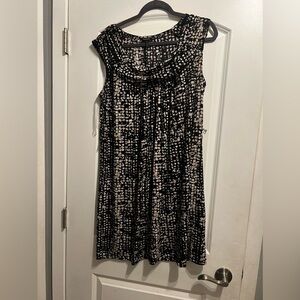 Dress with tie